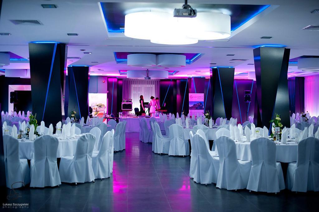 Hotel Grafit Kostomloty Pierwsze Екстериор снимка