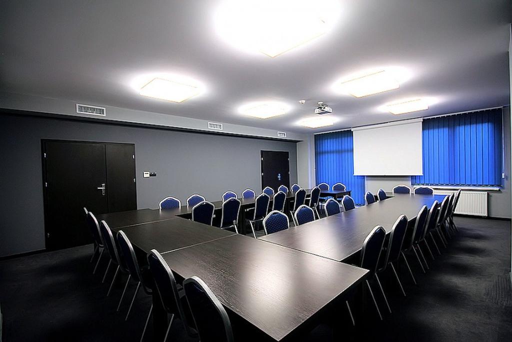 Hotel Grafit Kostomloty Pierwsze Екстериор снимка