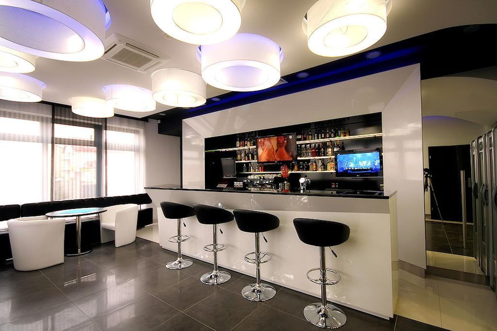 Hotel Grafit Kostomloty Pierwsze Екстериор снимка