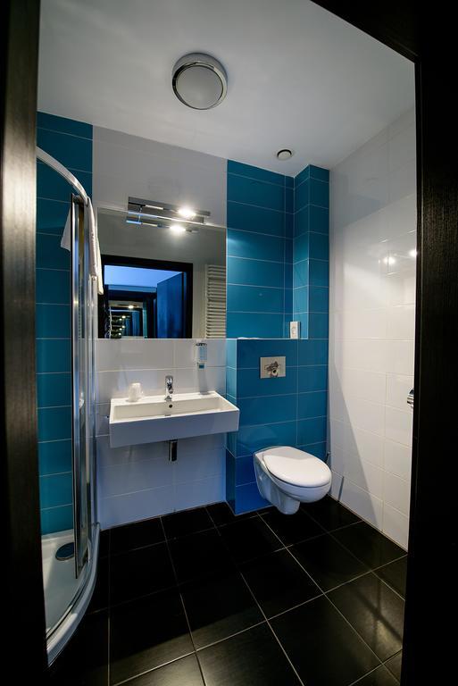 Hotel Grafit Kostomloty Pierwsze Екстериор снимка